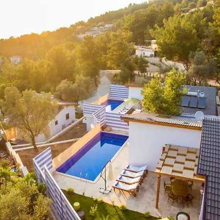 Vilă Islamlar Sleeps 4 With Pool Air Con And Wifi