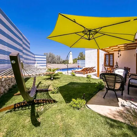 Islamlar Sleeps 4 With Pool Air Con And Wifi *