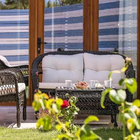 Vilă Islamlar Sleeps 4 With Pool Air Con And Wifi